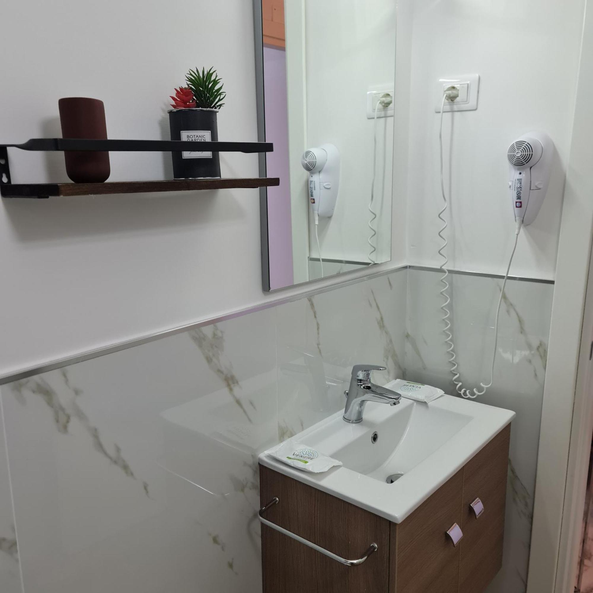 סלרנו Mare Fuori B&B חדר תמונה